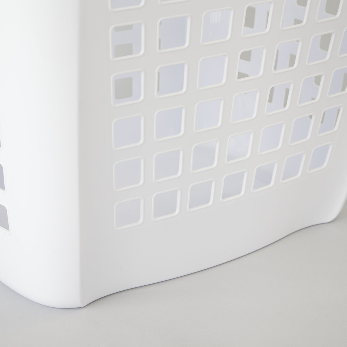 Sterilite Ultra Easy Carry Laundry Hamper, Comfort Handles to Easily Carry Clothes to Laundry Room (Set of 4)